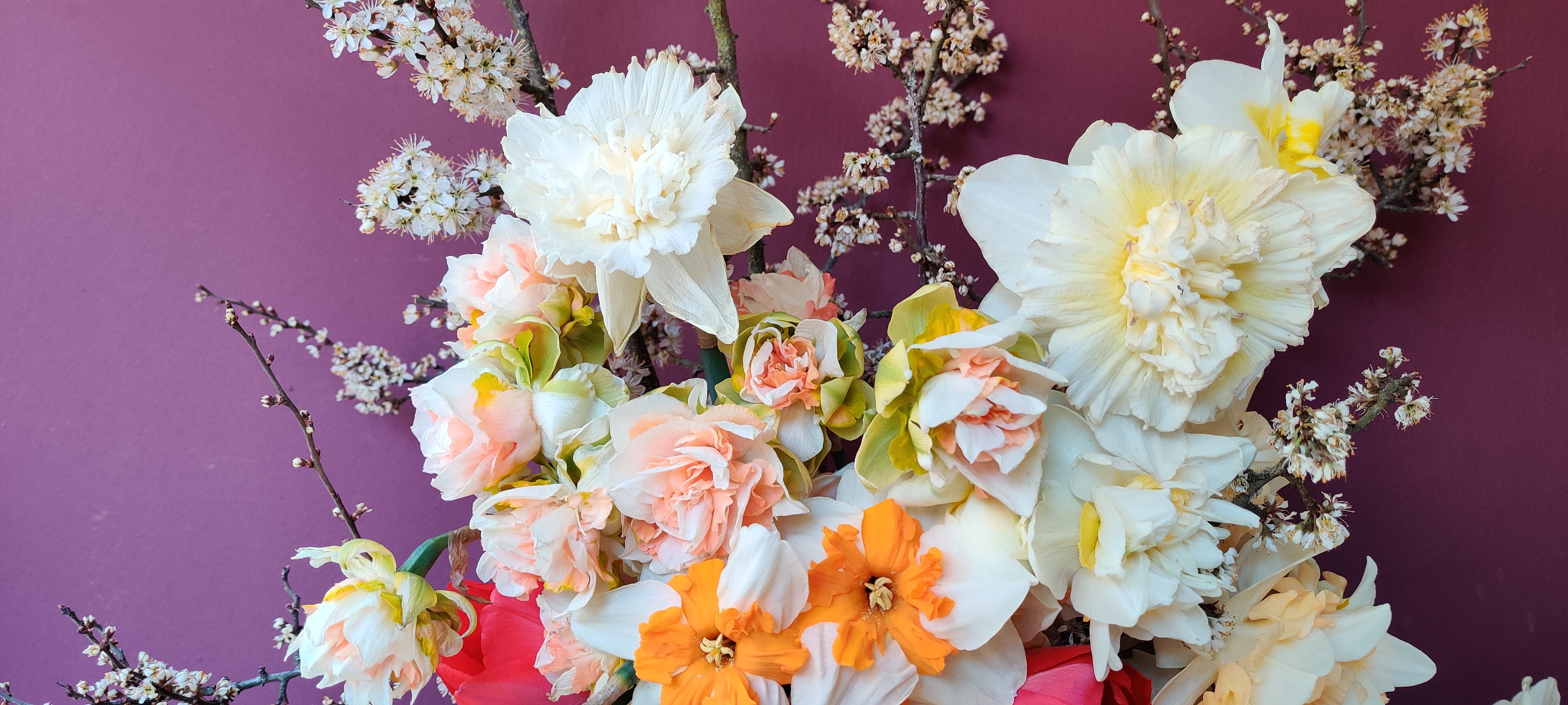 Blumenstrauß mit Dahlie und Wildclematis